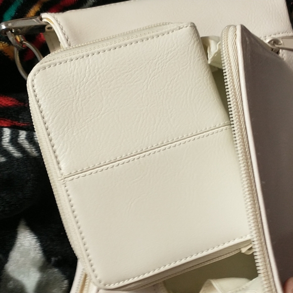 NWOT - Small White Vinyl Bag w/wallet - Picture 3 of 12